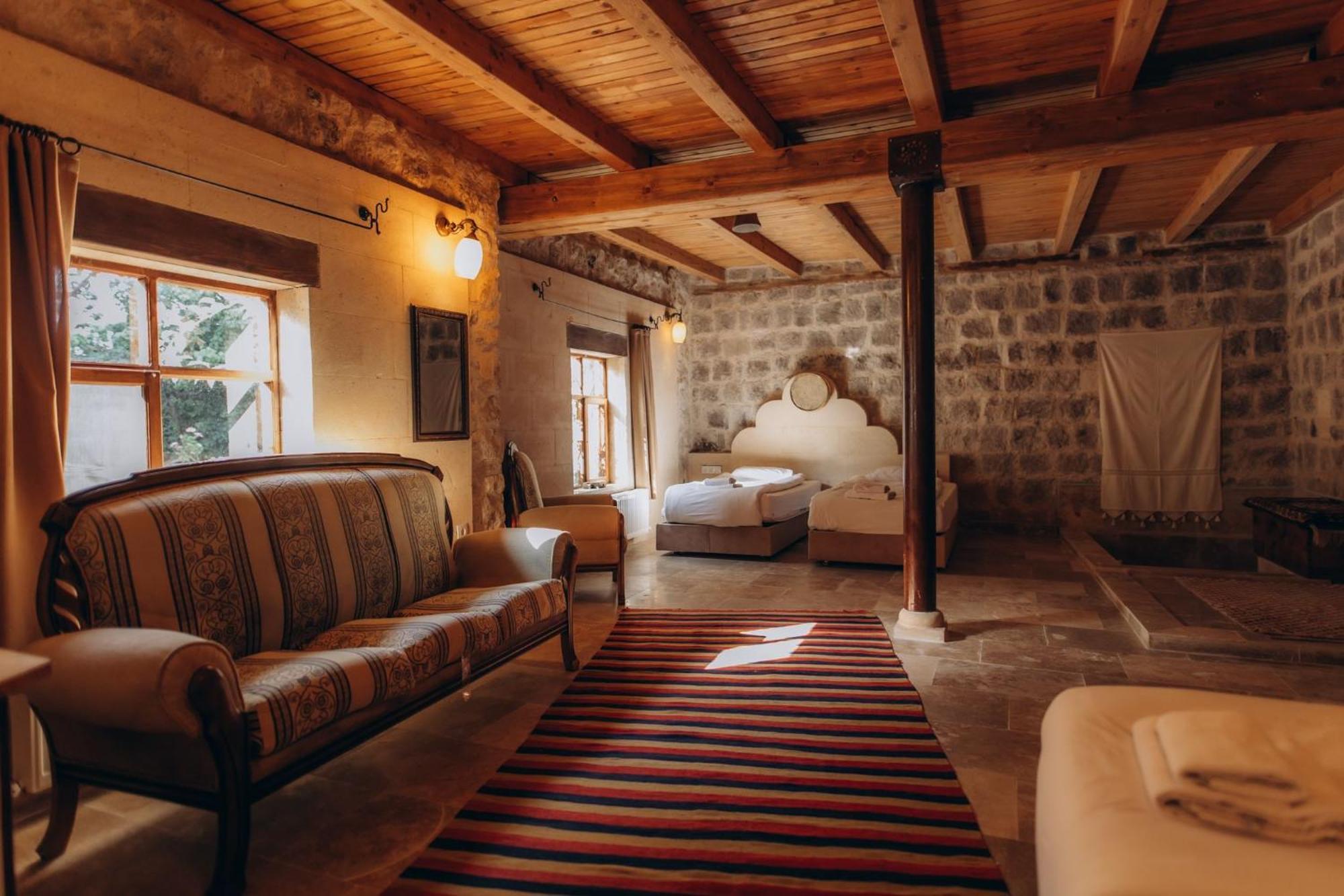 Anatolia Raymonde Cave House Hotel อุตชิซาร์ ภายนอก รูปภาพ