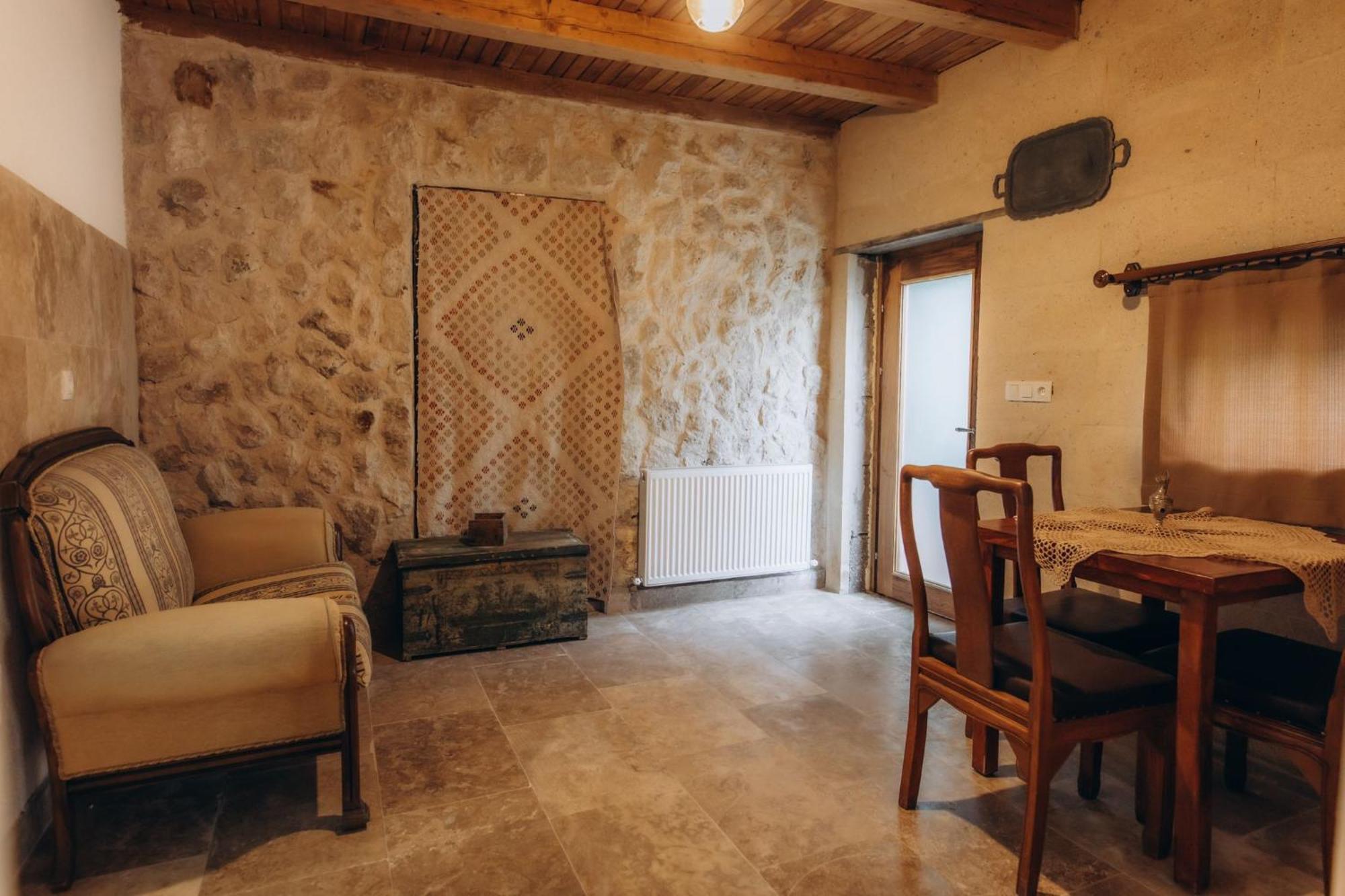 Anatolia Raymonde Cave House Hotel อุตชิซาร์ ภายนอก รูปภาพ