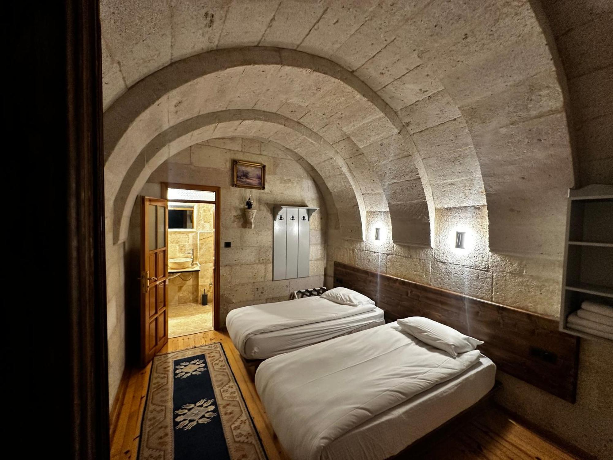 Anatolia Raymonde Cave House Hotel อุตชิซาร์ ภายนอก รูปภาพ